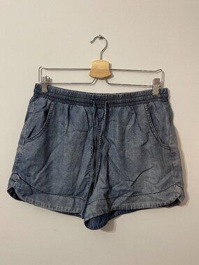 UNIVERSAL THREAD DRAWSTRING SHORTS IN MEDIUM WASH SIZE MEDIUM